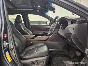 Toyota Harrier Hybrid 2.5A Luxury Sunroof