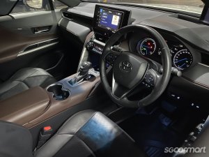 Toyota Harrier Hybrid 2.5A Premium