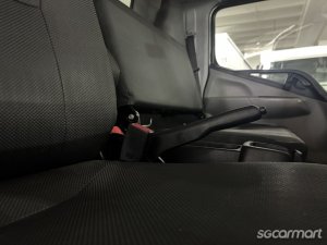 Mitsubishi Fuso Canter FEB21