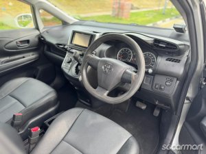 Toyota Wish 1.8A X (COE till 01/2029)