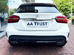 Mercedes-Benz GLA-Class GLA200 Sunroof