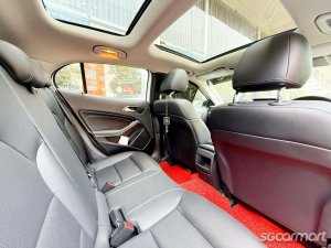 Mercedes-Benz GLA-Class GLA200 Sunroof