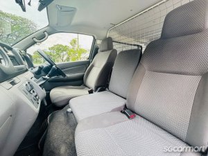 Nissan NV350 2.5M