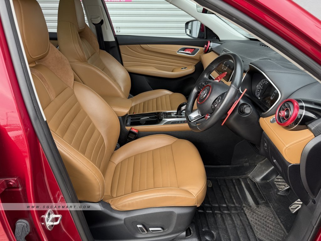 MG HS 1.5A Turbo Panoramic Roof