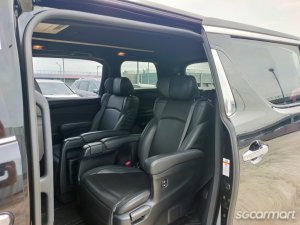 Toyota Alphard Hybrid 2.5A X