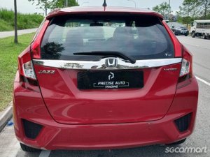 Honda Jazz 1.5A RS (New 5-yr COE)