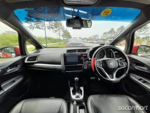 Honda Jazz 1.5A RS (New 5-yr COE)