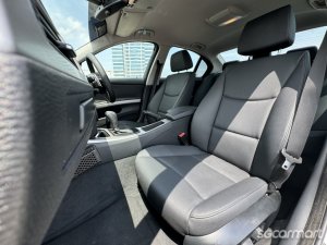 BMW 3 Series 320i (COE till 07/2028)