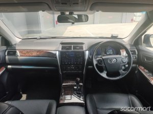 Toyota Camry 2.0A (New 10-yr COE)