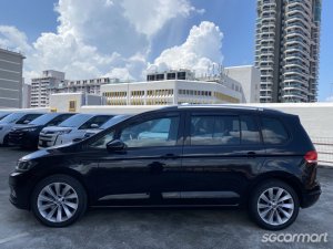 Volkswagen Touran 1.4A TSI Comfortline Sunroof