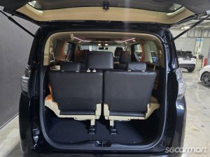 Toyota Vellfire 2.5A X 8-Seater