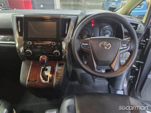 Toyota Vellfire 2.5A X 8-Seater