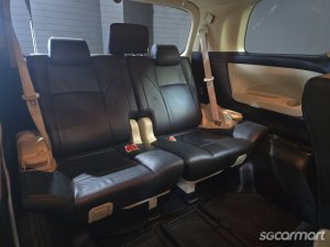 Toyota Vellfire 2.5A X 8-Seater