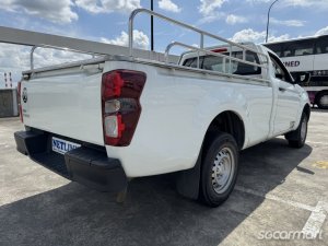 Isuzu TFR87J Single-Cab Pickup