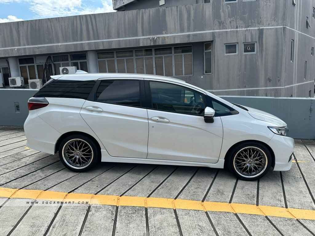 Honda Shuttle 1.5A G Honda Sensing