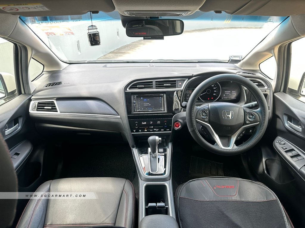 Honda Shuttle 1.5A G Honda Sensing