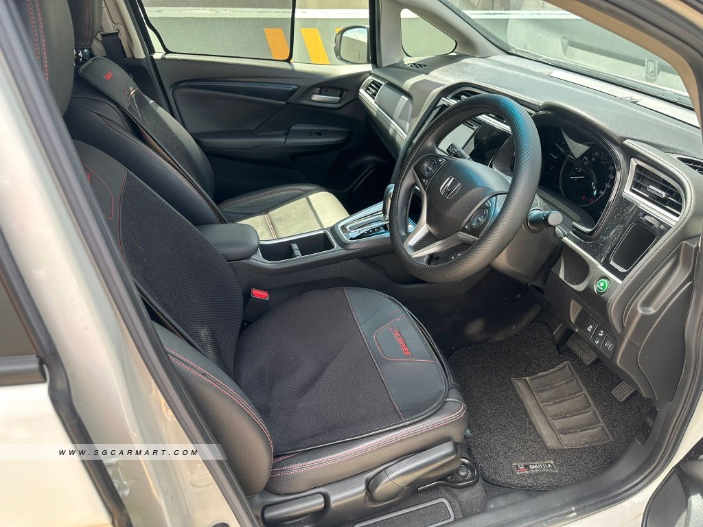 Honda Shuttle 1.5A G Honda Sensing