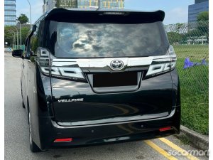 Toyota Vellfire 2.5A Elegance Moonroof
