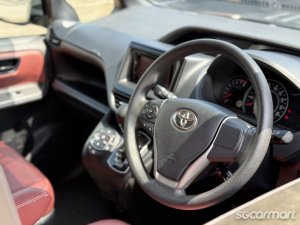 Toyota Noah 2.0A X