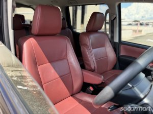 Toyota Noah 2.0A X