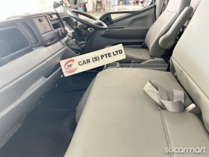 Mitsubishi Fuso Canter FEB21