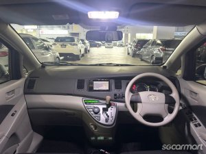Toyota ISIS 1.8A LX (COE till 12/2028)