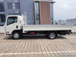 Isuzu NPR75U