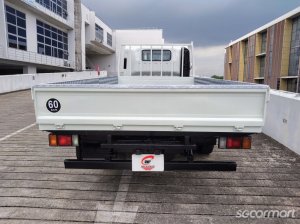Isuzu NPR75U