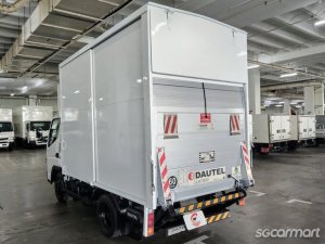 Mitsubishi Fuso Canter FEA01
