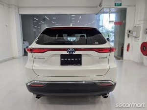 Toyota Harrier Hybrid 2.5A Luxury Sunroof