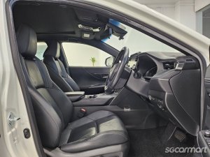 Toyota Harrier Hybrid 2.5A Luxury Sunroof