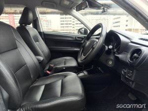 Toyota Corolla Axio Hybrid 1.5A