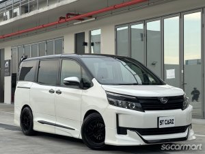 Toyota Voxy 2.0A X