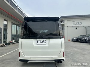 Toyota Voxy 2.0A X