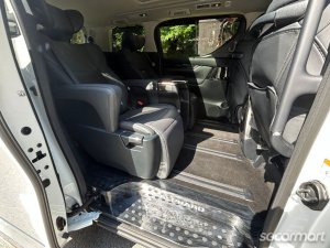 Toyota Alphard 2.5A S C-Package Moonroof Modellista