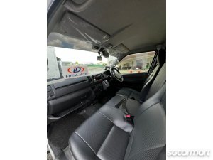 Toyota Hiace Commuter 3.0A