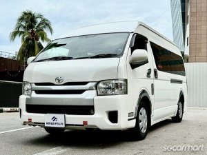 Toyota Hiace Commuter 3.0A High Roof