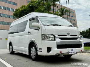 Toyota Hiace Commuter 3.0A High Roof