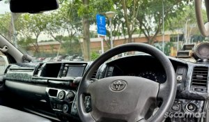 Toyota Hiace Commuter 3.0A High Roof