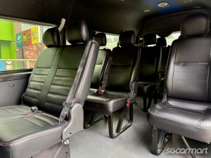 Toyota Hiace Commuter 3.0A High Roof