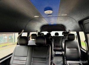 Toyota Hiace Commuter 3.0A High Roof
