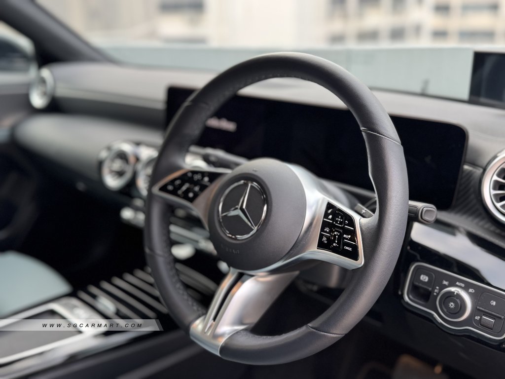 Mercedes-Benz CLA-Class CLA180 Mild Hybrid Progressive