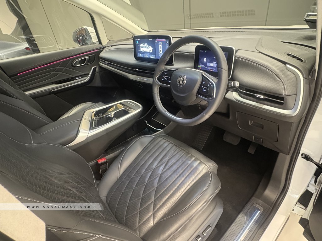 MG M9 Electric Grand Trophy