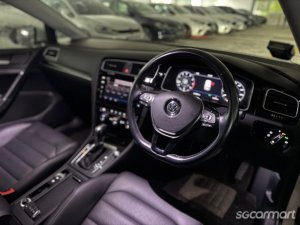 Volkswagen Golf 1.4A TSI R-Line Highline Sunroof