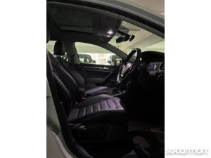 Volkswagen Golf 1.4A TSI R-Line Highline Sunroof