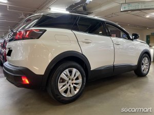 Peugeot 3008 1.2A PureTech EAT8 Active Premium
