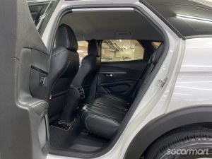 Peugeot 3008 1.2A PureTech EAT8 Active Premium