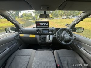 Nissan NV350 Microbus 2.5A