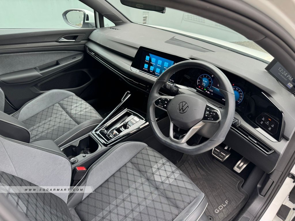 Volkswagen Golf Mild Hybrid 1.5A eTSI DSG R-Line
