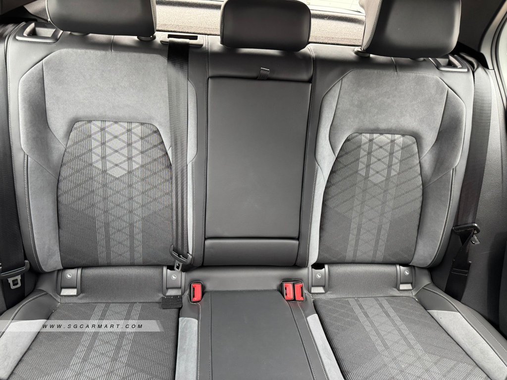 Volkswagen Golf Mild Hybrid 1.5A eTSI DSG R-Line